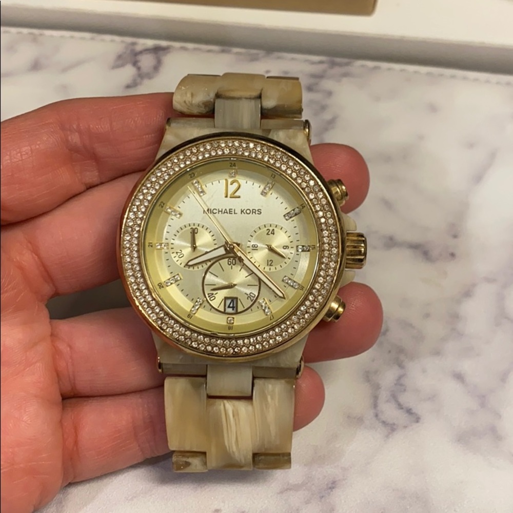 Michael Kors seashell band w/ gold diamond bezel